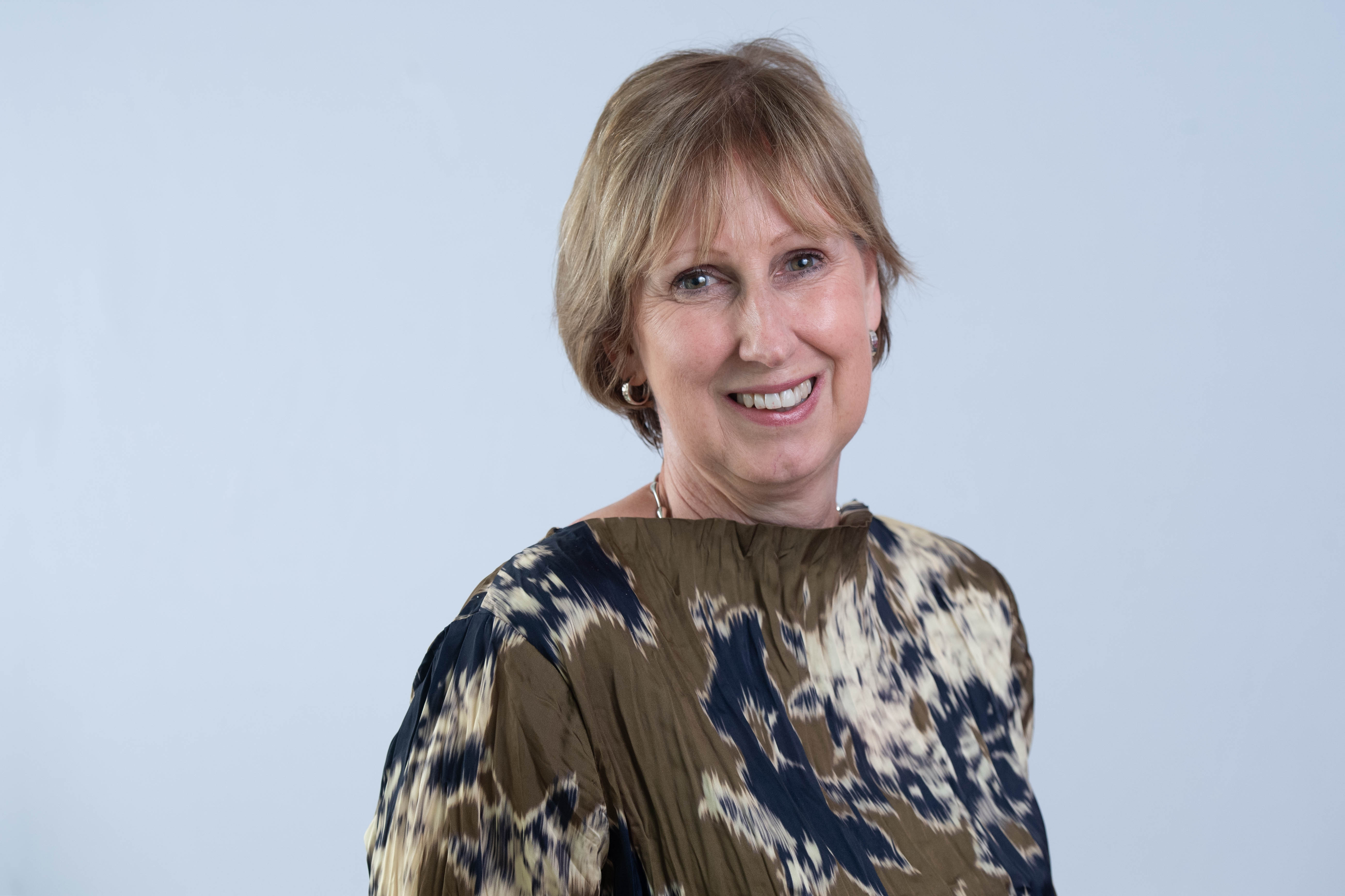 Cathryn Lewis headshot