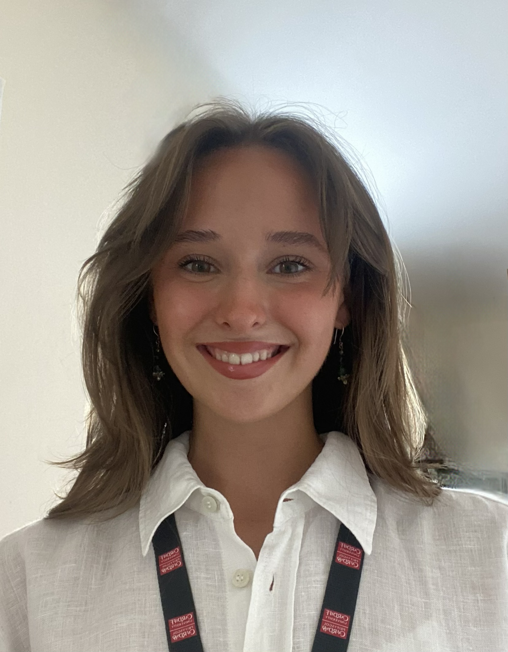 lowri evans profile picture